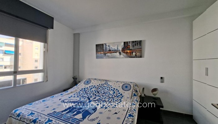 Te koop - Appartement - Appartement op de middelste verdieping - Torrevieja - Torrevieja Centro