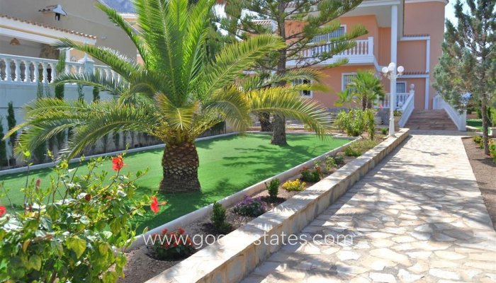 Te koop - Huis - Vrijstaande Villa - Calpe - Calpe Centro