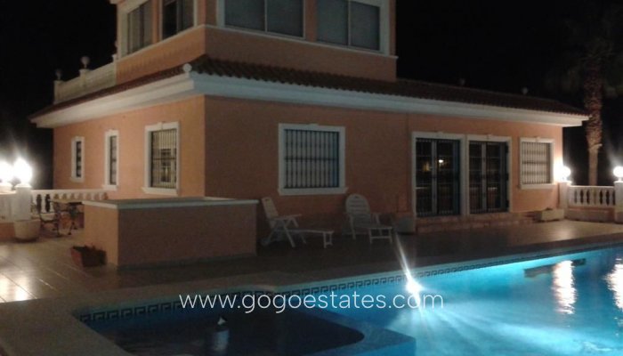 Te koop - Huis - Vrijstaande Villa - Calpe - Calpe Centro