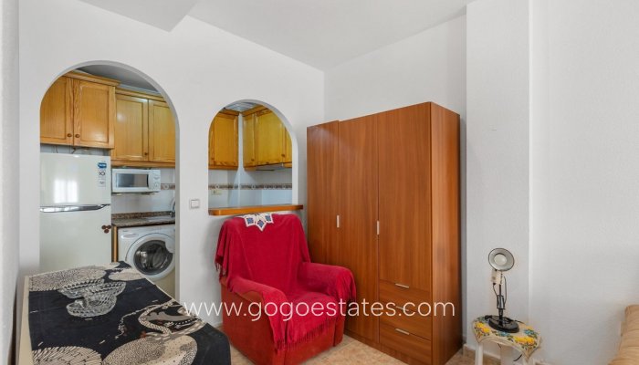 Te koop - Appartement - Studio op de middelste verdieping - Torrevieja - Playa del Cura