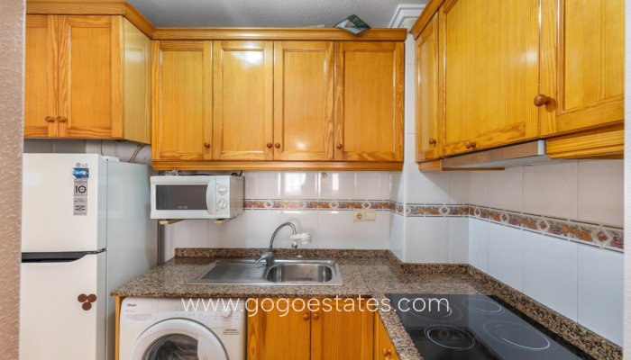 Te koop - Appartement - Studio op de middelste verdieping - Torrevieja - Playa del Cura