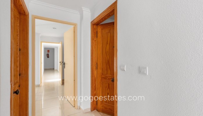 Te koop - Appartement - Studio op de middelste verdieping - Torrevieja - Playa del Cura