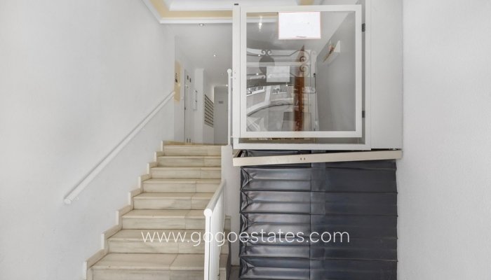 Te koop - Appartement - Studio op de middelste verdieping - Torrevieja - Playa del Cura