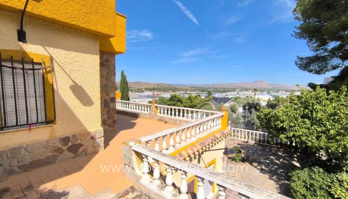 Te koop - Huis - Vrijstaande Villa - Yecla - Yecla Centro