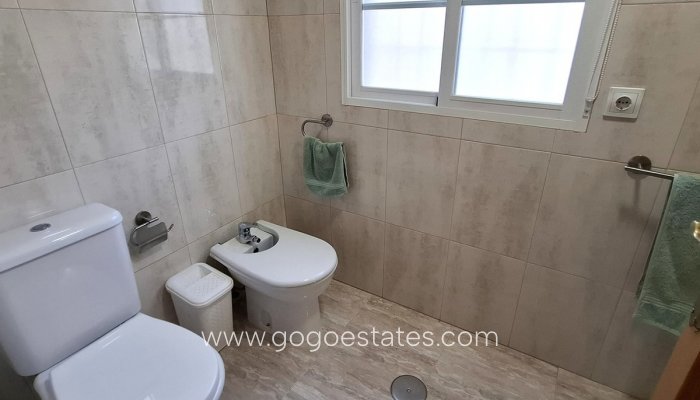 Wiederverkauf - Haus - Freistehende Villa - Huércal-Overa