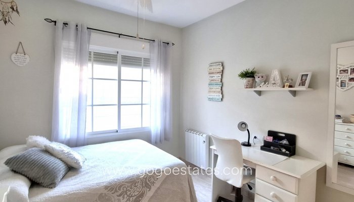 Wiederverkauf - Haus - Freistehende Villa - Huércal-Overa