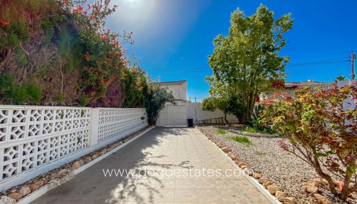 Te koop - Villa - Torrevieja - Aguas Nuevas
