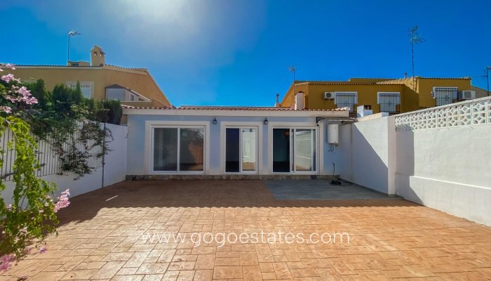 Te koop - Villa - Torrevieja - Aguas Nuevas