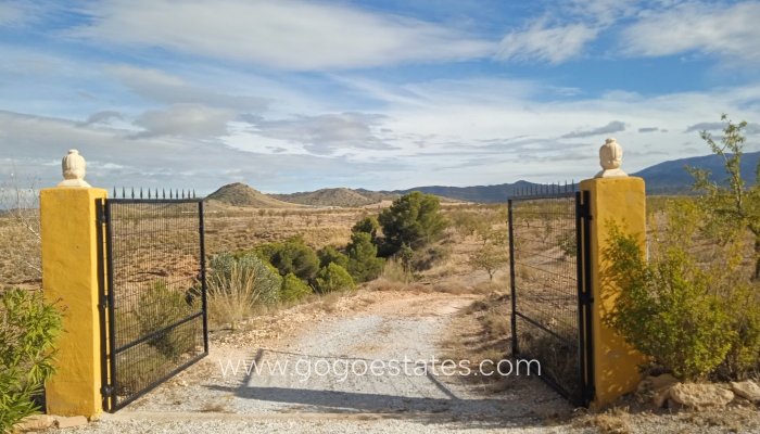 Resale - Cortijo - Freila