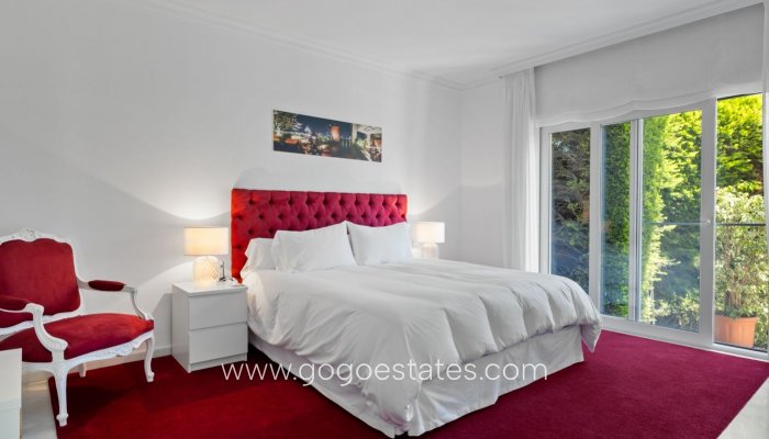 Resale - Villa - Málaga - Marbella