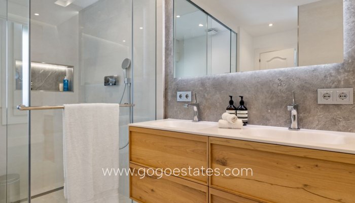 Resale - Villa - Málaga - Marbella