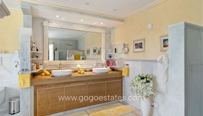 Resale - Villa - Málaga - Marbella