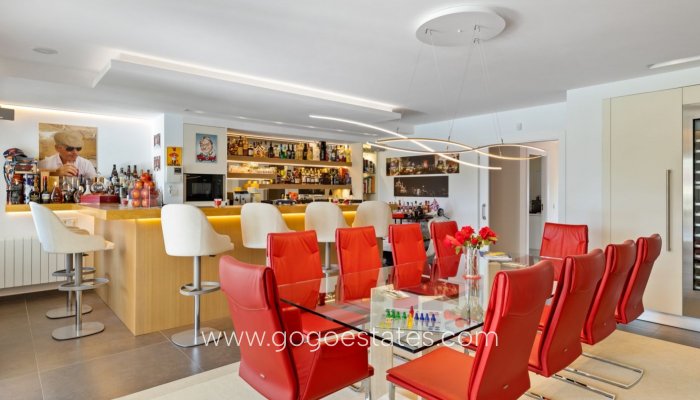 Resale - Villa - Málaga - Marbella