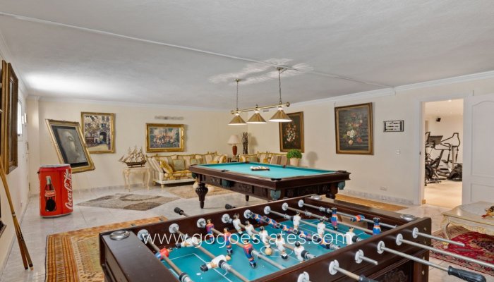 Resale - Villa - Málaga - Marbella