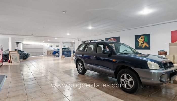 Resale - Villa - Málaga - Marbella