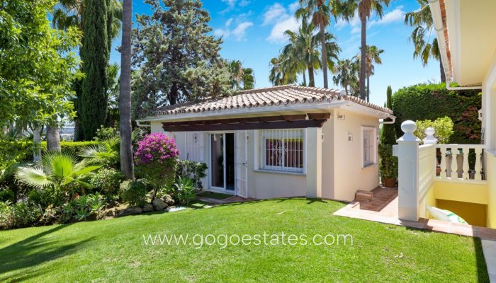 Resale - Villa - Málaga - Marbella