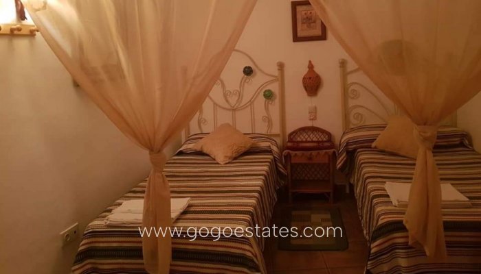 Resale - Villa - Cuevas del Campo - Andalucia