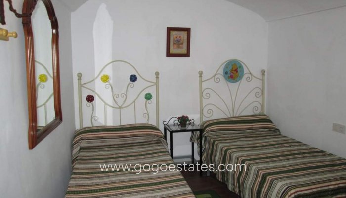 Resale - Villa - Cuevas del Campo - Andalucia