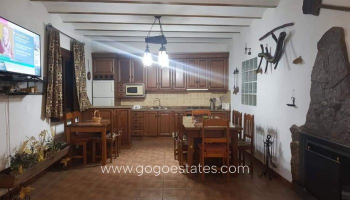Resale - Villa - Cuevas del Campo - Andalucia