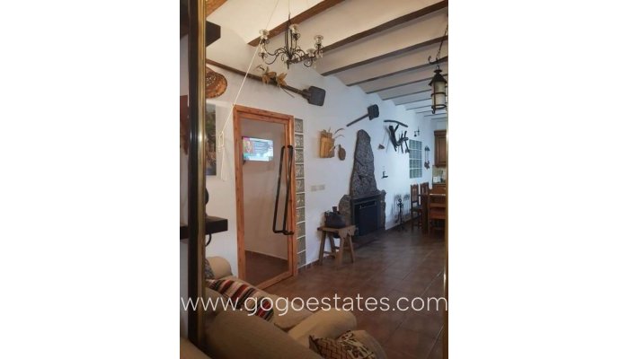 Resale - Villa - Cuevas del Campo - Andalucia