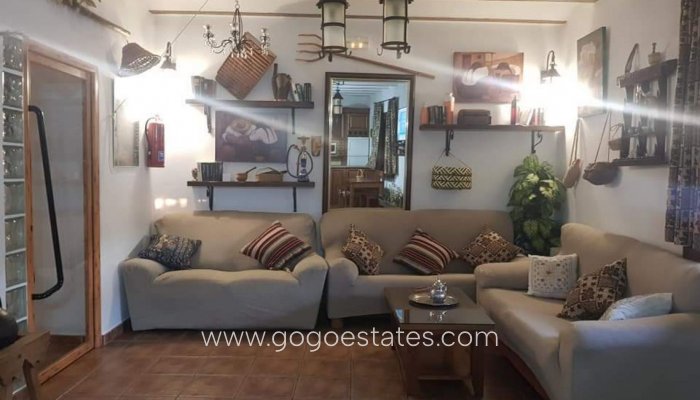 Resale - Villa - Cuevas del Campo - Andalucia