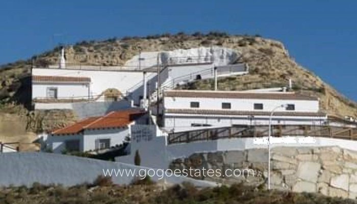 Resale - Villa - Cuevas del Campo - Andalucia