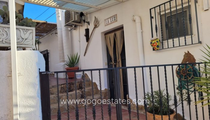 Resale - Villa - Cuevas del Campo - Granada