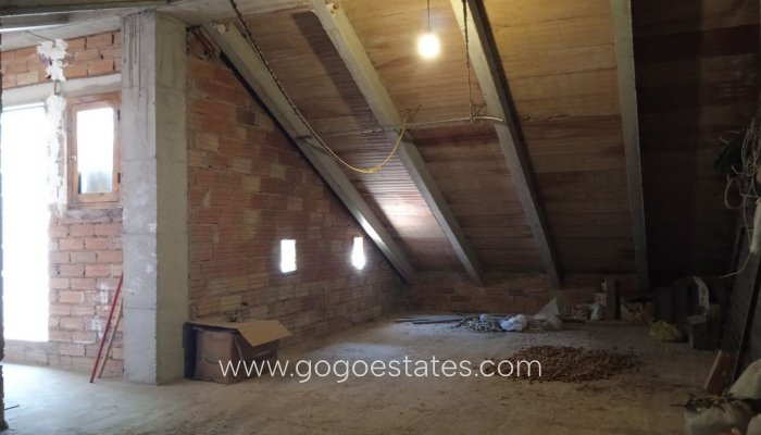 Wiederverkauf - Doppelhaushälfte - Baza