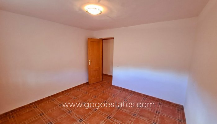 Resale - Country House - Baza - Ctra de caniles