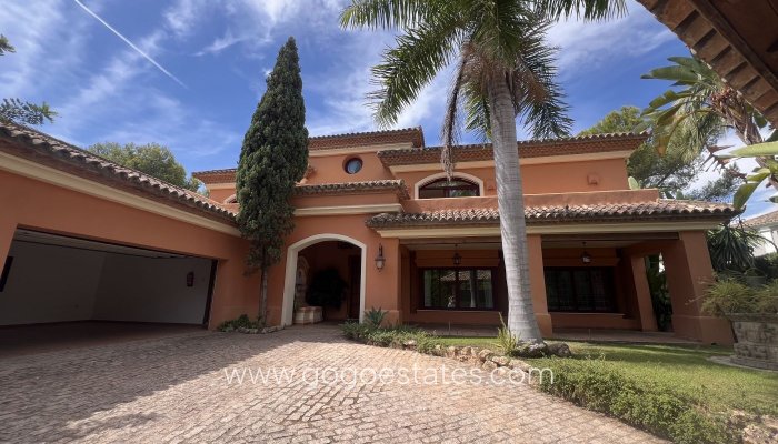 Resale - Villa - Málaga - Marbella