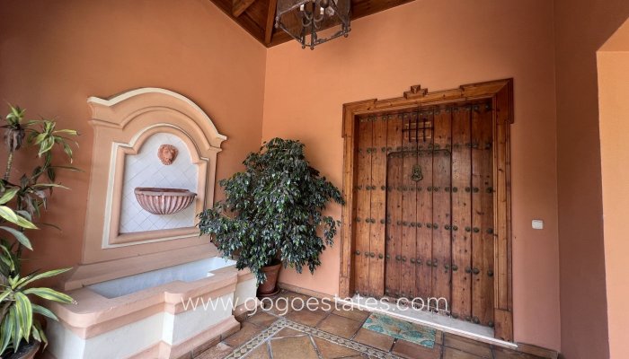 Resale - Villa - Málaga - Marbella