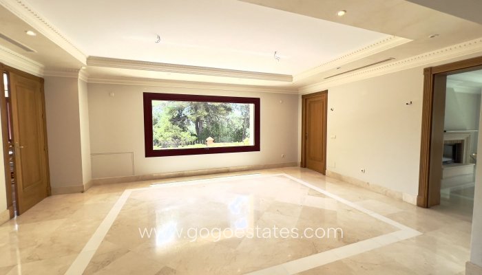 Resale - Villa - Málaga - Marbella