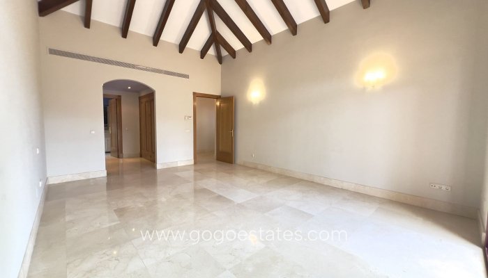 Resale - Villa - Málaga - Marbella