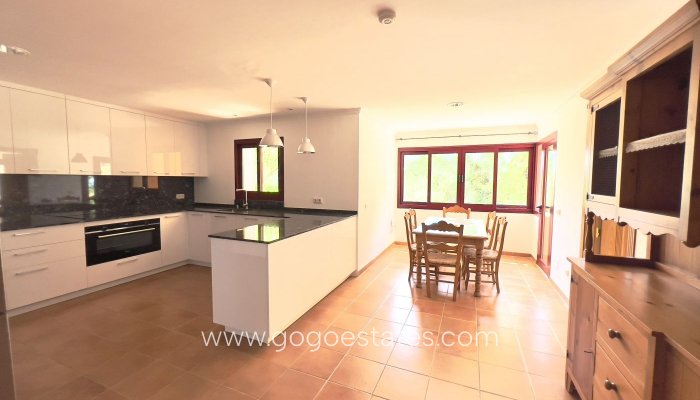 Resale - Villa - Málaga - Marbella