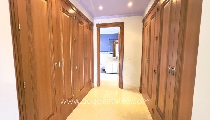 Resale - Villa - Málaga - Marbella