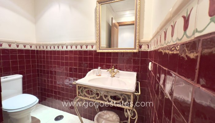 Resale - Villa - Málaga - Marbella