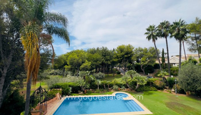Resale - Villa - Málaga - Marbella