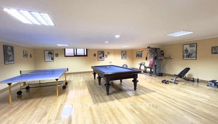 Resale - Villa - Málaga - Marbella