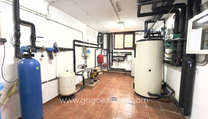 Resale - Villa - Málaga - Marbella