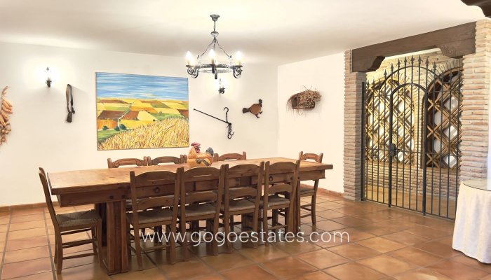 Resale - Villa - Málaga - Marbella