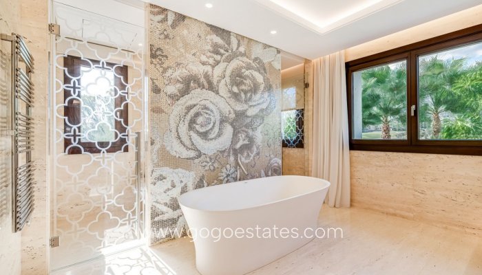 Resale - Villa - Málaga - Nueva Andalucía