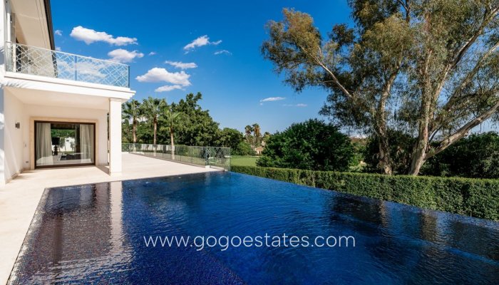 Resale - Villa - Málaga - Nueva Andalucía