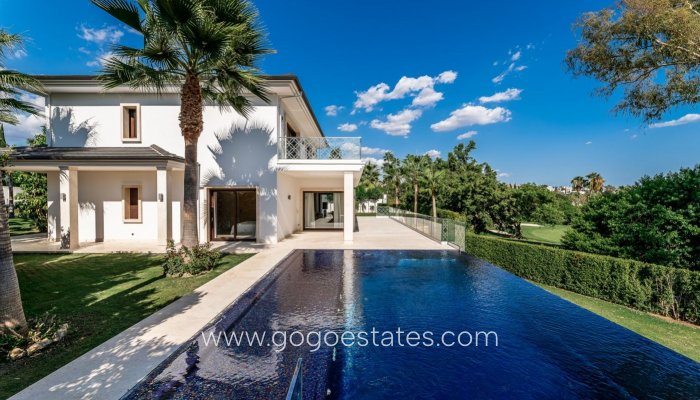 Resale - Villa - Málaga - Nueva Andalucía