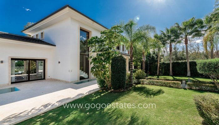 Resale - Villa - Málaga - Nueva Andalucía