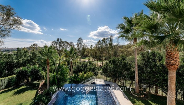 Resale - Villa - Málaga - Nueva Andalucía