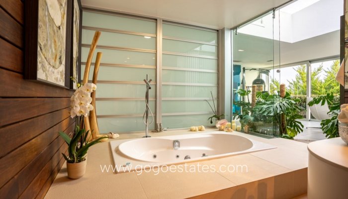 Resale - Villa - Fuengirola - El Higuerón