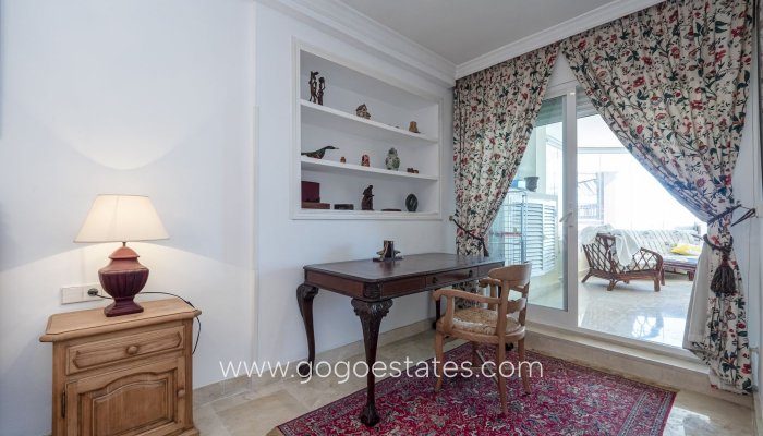 Resale - Apartamento - Málaga - Marbella