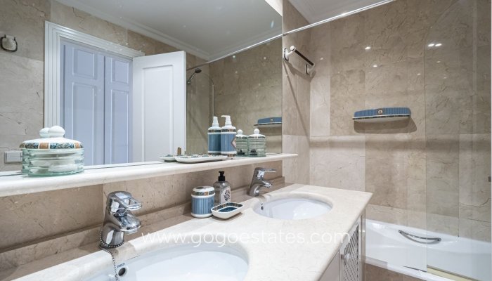 Resale - Apartamento - Málaga - Marbella