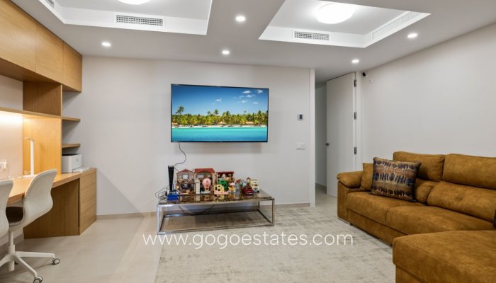 Resale - Apartamento - Málaga - Marbella