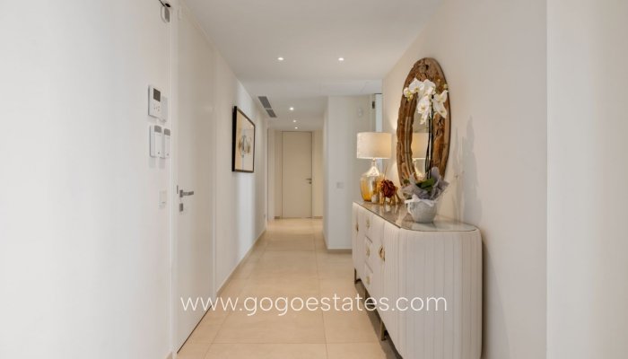 Resale - Apartamento - Málaga - Marbella